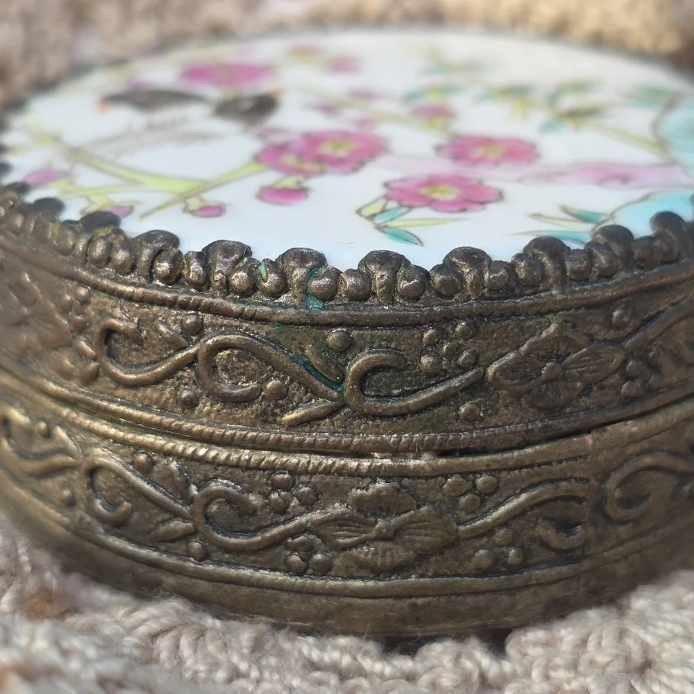 Vintage Enamel Trinket Pill Box Round Birds Asian Handpainted 2